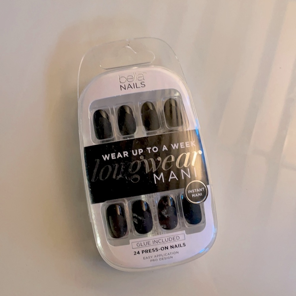 Bella set of Press-On Nails